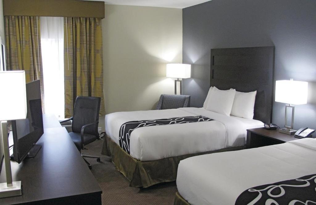 La Quinta Inn & Suites by Wyndham Karnes City - Kenedy photo
