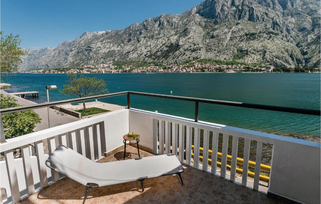 Lovely Home In Kotor With Wifi 전경