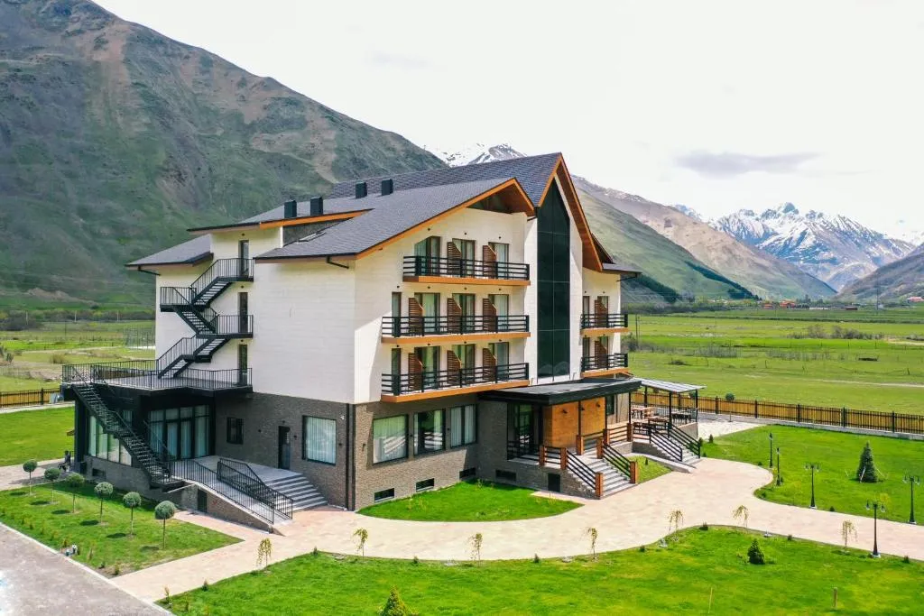 Suatis Resort Kazbegi，位于卡兹贝吉的酒店