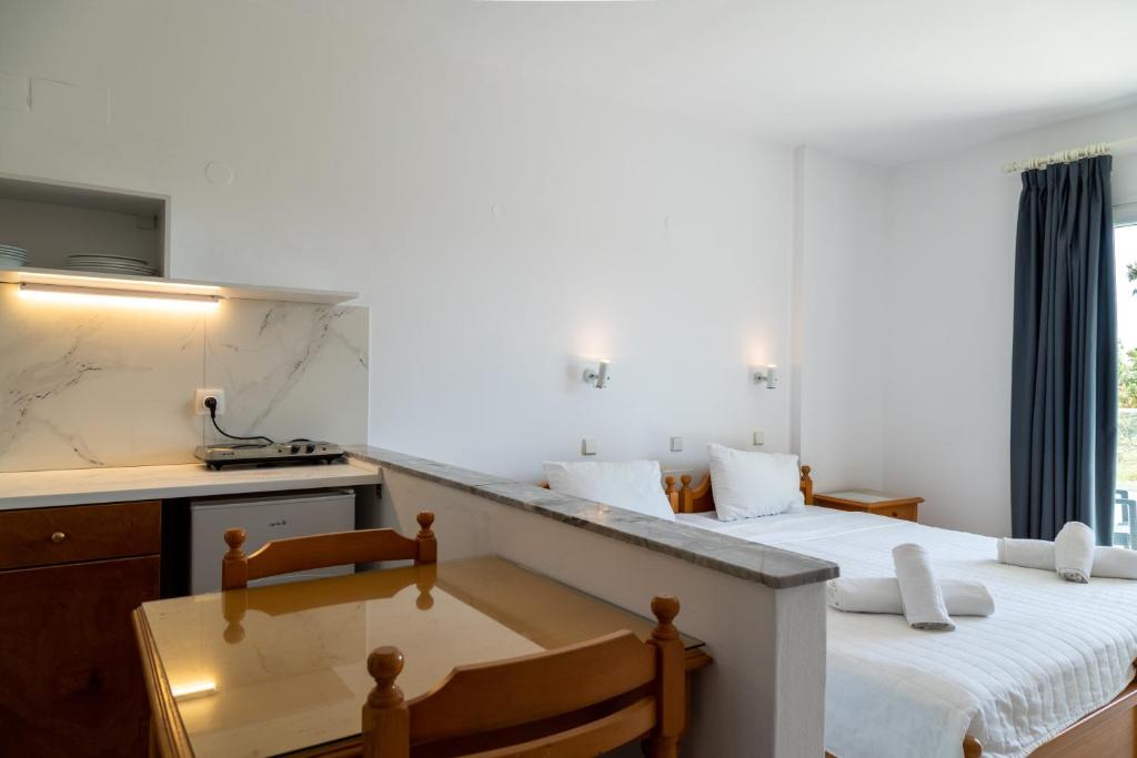 Miros Hotel Apartments photo