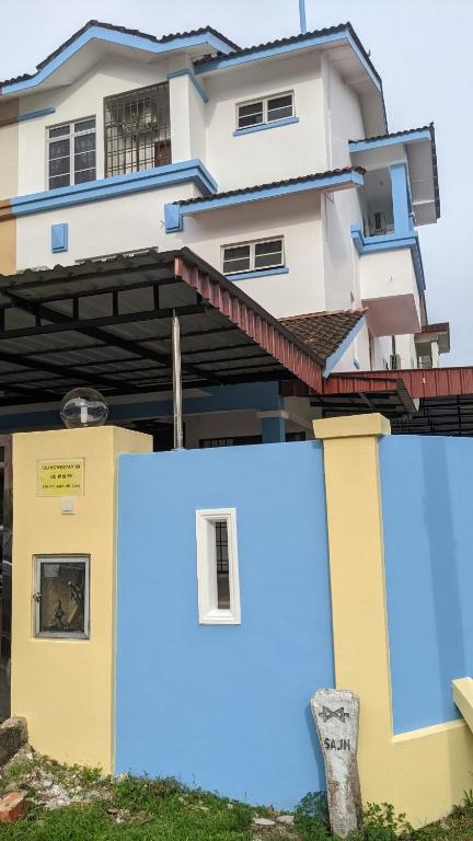 Johor Bahru 6 Bedrooms Corner House: Big & Comfort photo