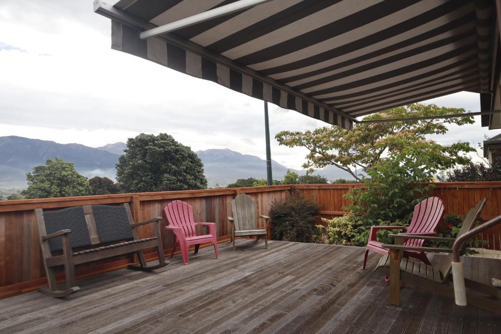 Location Ocean & Mountain Views Close to Park, Kaikoura