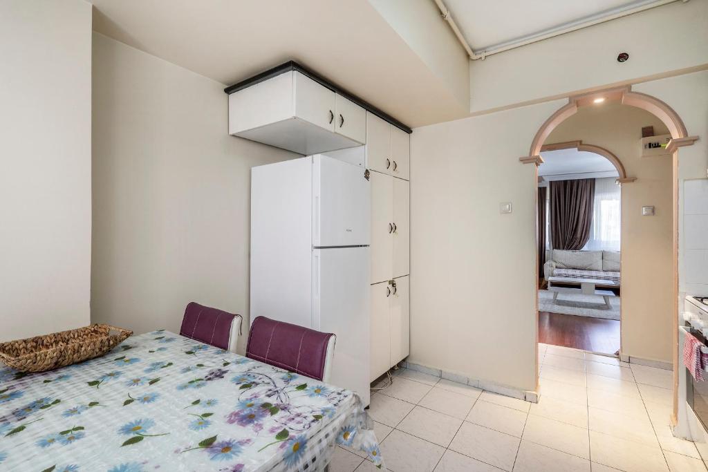 Downtown core 3 bedroom fully equipped photo