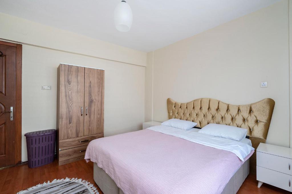 Downtown core 3 bedroom fully equipped photo
