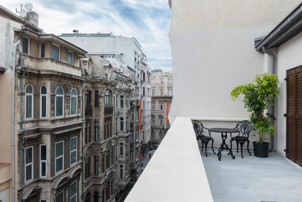 Art Pera Suites photo