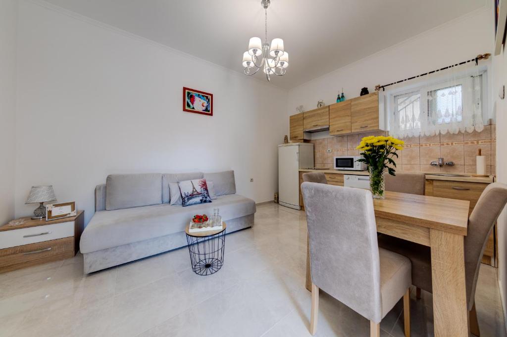 Sunny Nest Apartments photo