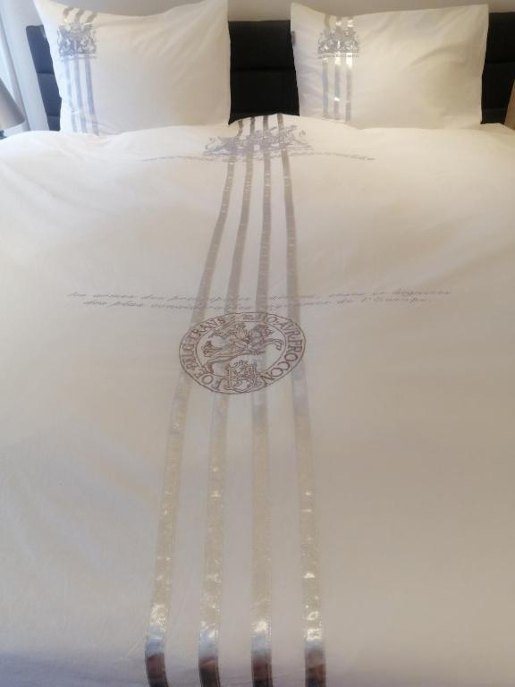 Border Bliss - Private Room with Bathroom in a Cozy Home, Kerkrade