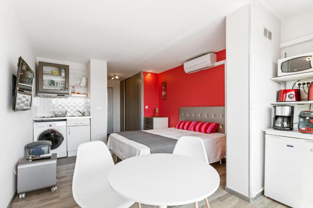 Studio Vue mer panoramique, piscine Port Vénus village naturiste - 1