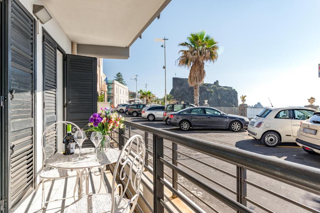 GuestHost - Castello Normanno Modern Sea View Apartment - 4