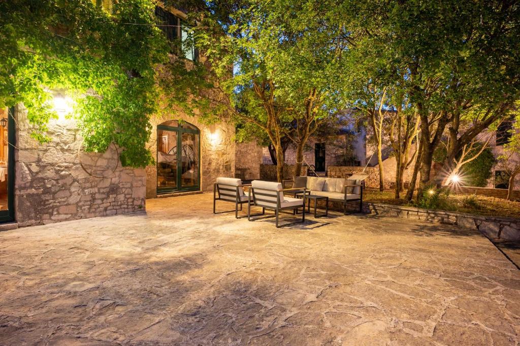 Nono Ban Hotel & Villa photo