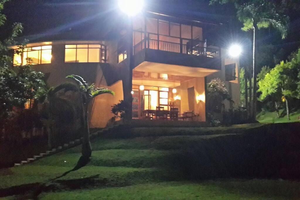 VILLA BATU Luxurious privacy 3BR villa@ klub bunga photo