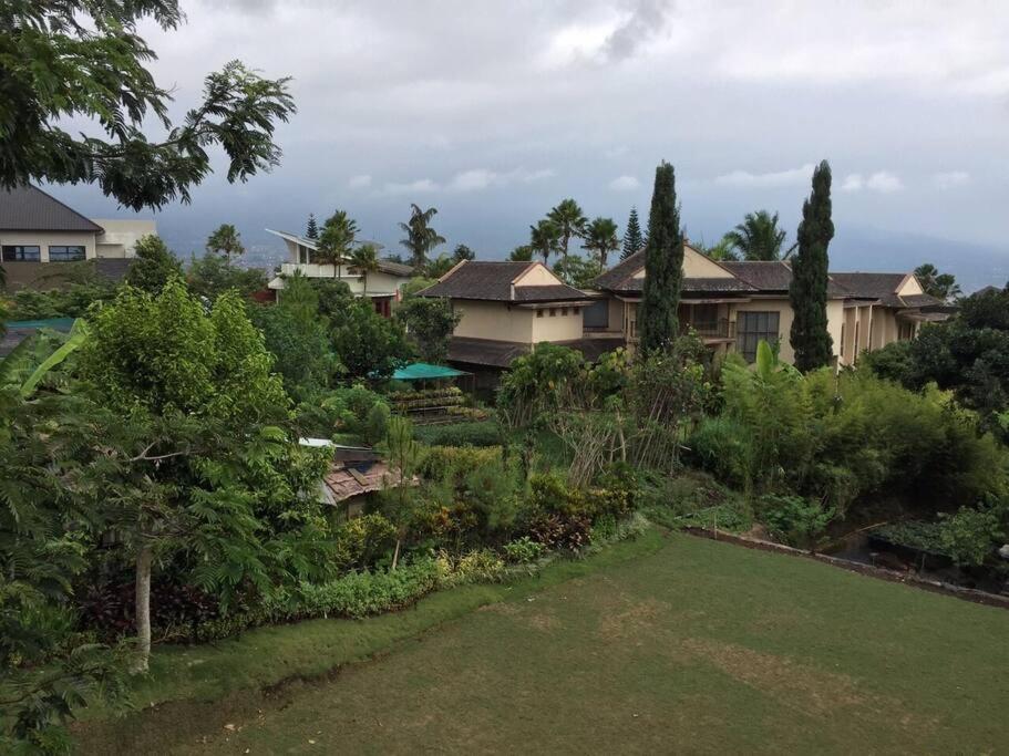VILLA BATU Luxurious privacy 3BR villa@ klub bunga photo
