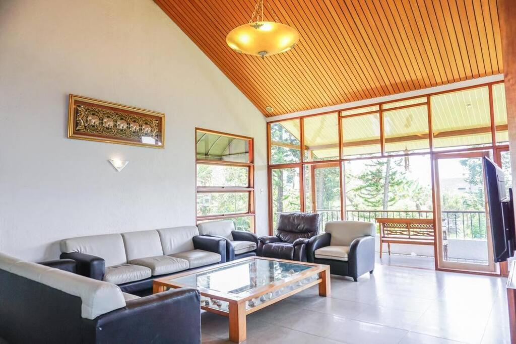 VILLA BATU Luxurious privacy 3BR villa@ klub bunga