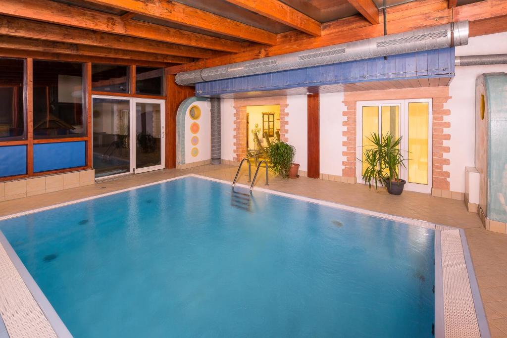 Hotel Neue Burg - 5