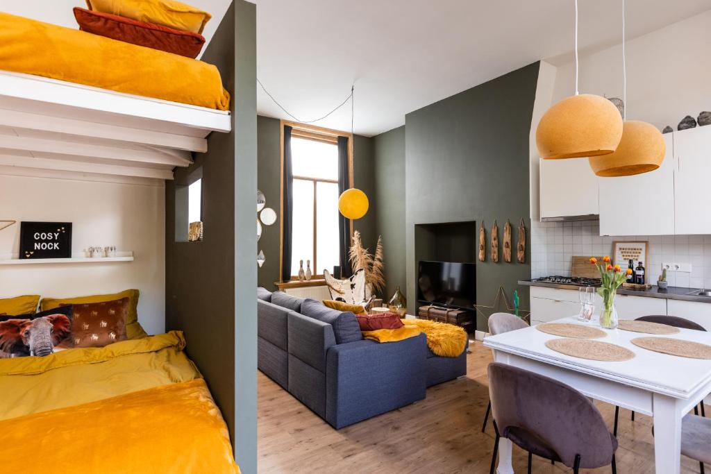 Cosy Nock ! Little Gem at City Center with Large Terrace !, Breda