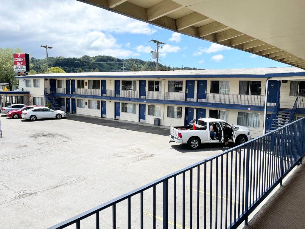 Economy Inn photo