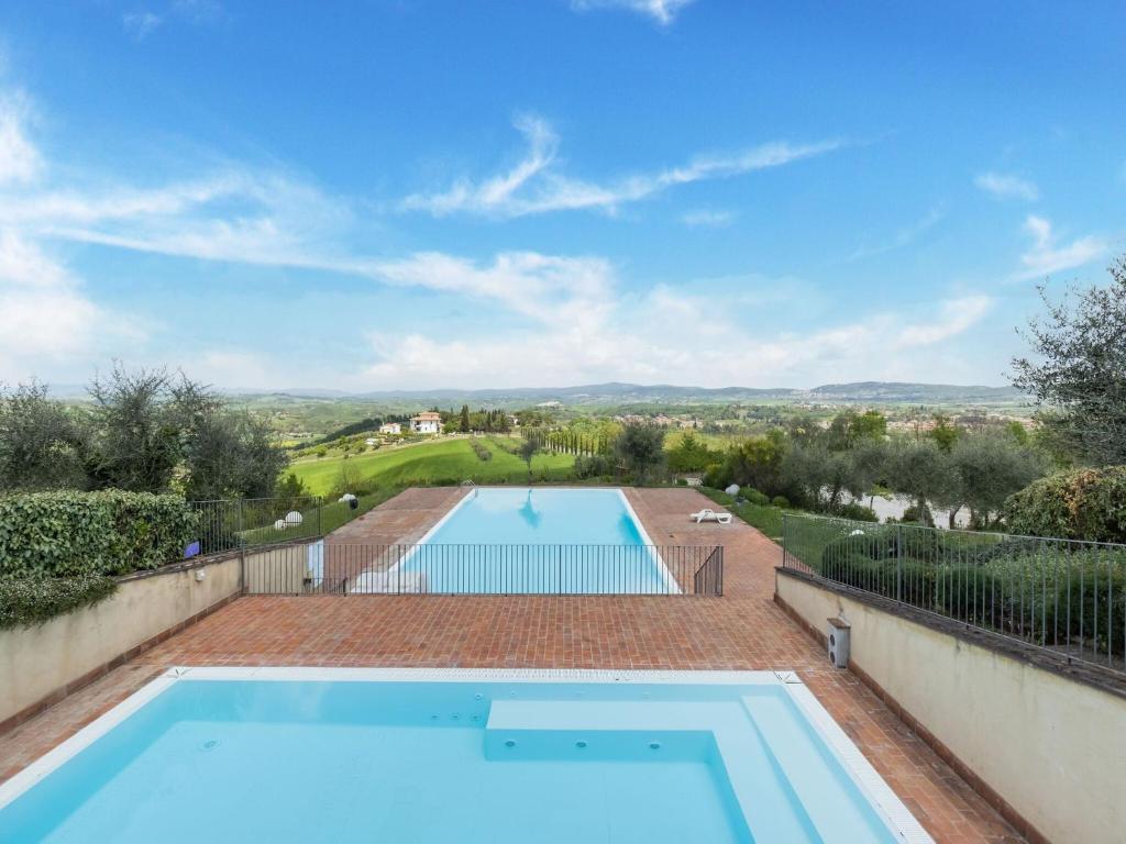 Luxurious Holiday Home with Hill view in Asciano Tuscany