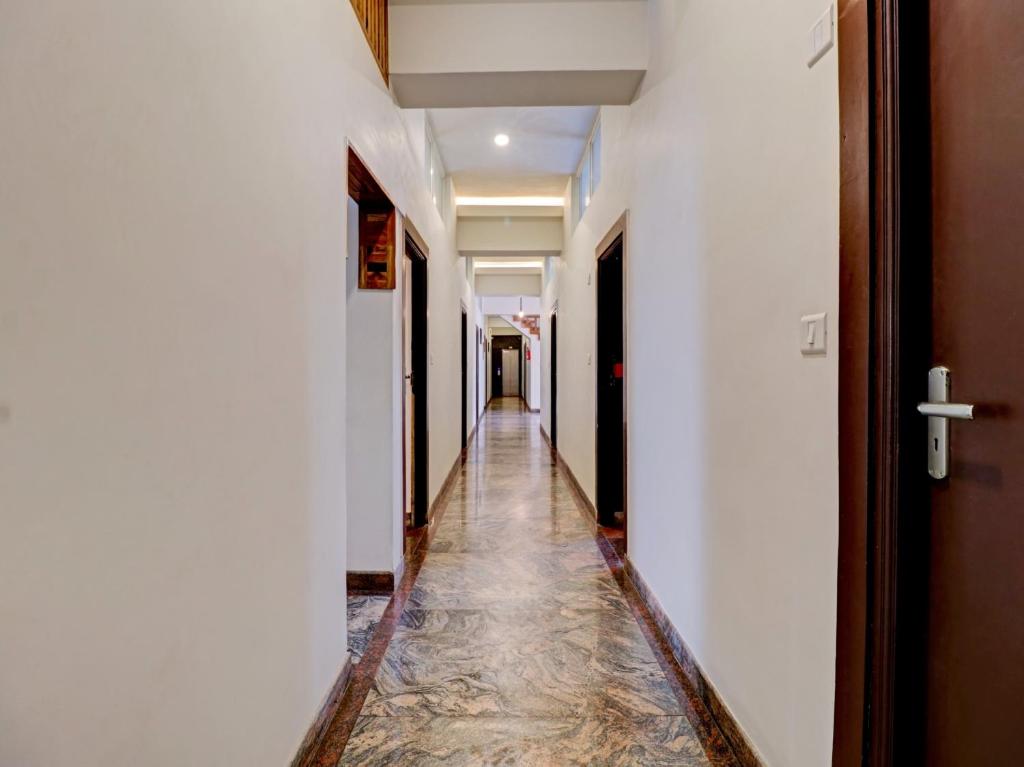 フロント・ロビー