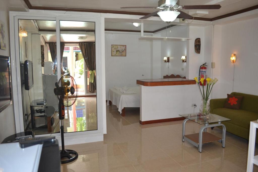 ヴィラ プレスシラ (Villa Prescilla)