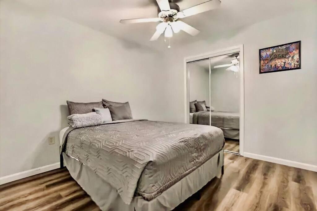 COZY BYWATER CONDO Canal Views, Near Bacchanal