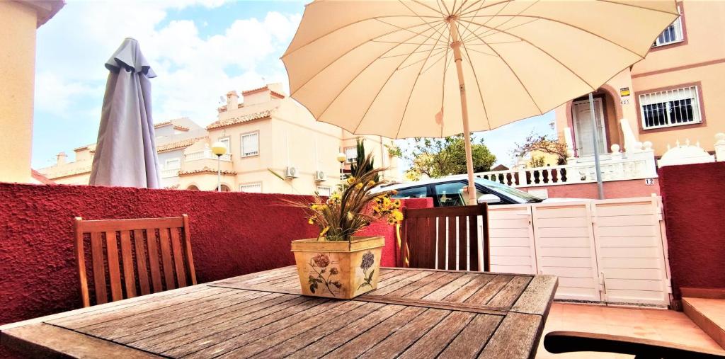Chill Retreat AC Bungalow in Gran Alacant - 2