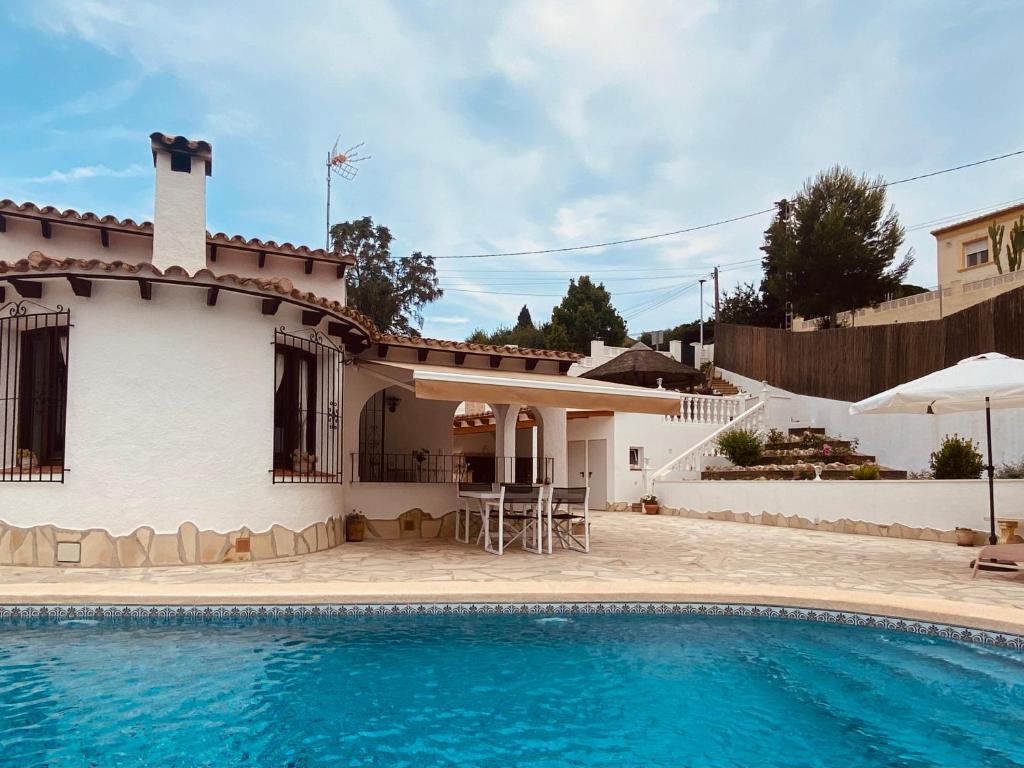 Villa Alhambra - Dale a tu familia las vacaciones y el descanso que se merecen - 2