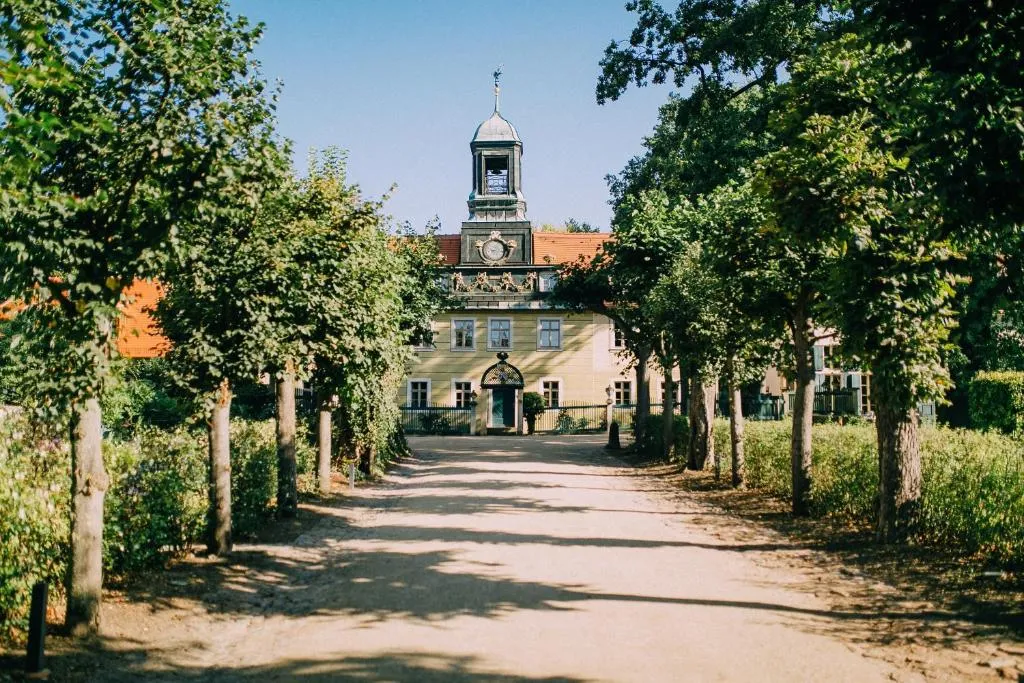 Villa Sorgenfrei und Restaurant Atelier Sanssouci, hotel in Radebeul