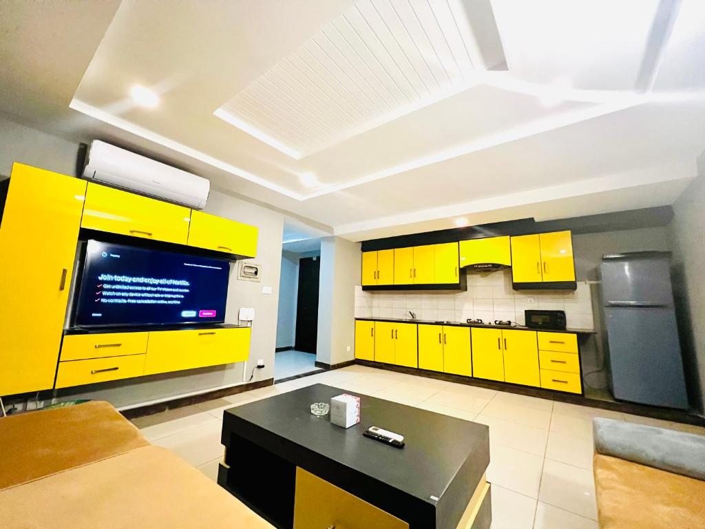 Lavish one bedroom apartment in Bahria town photo