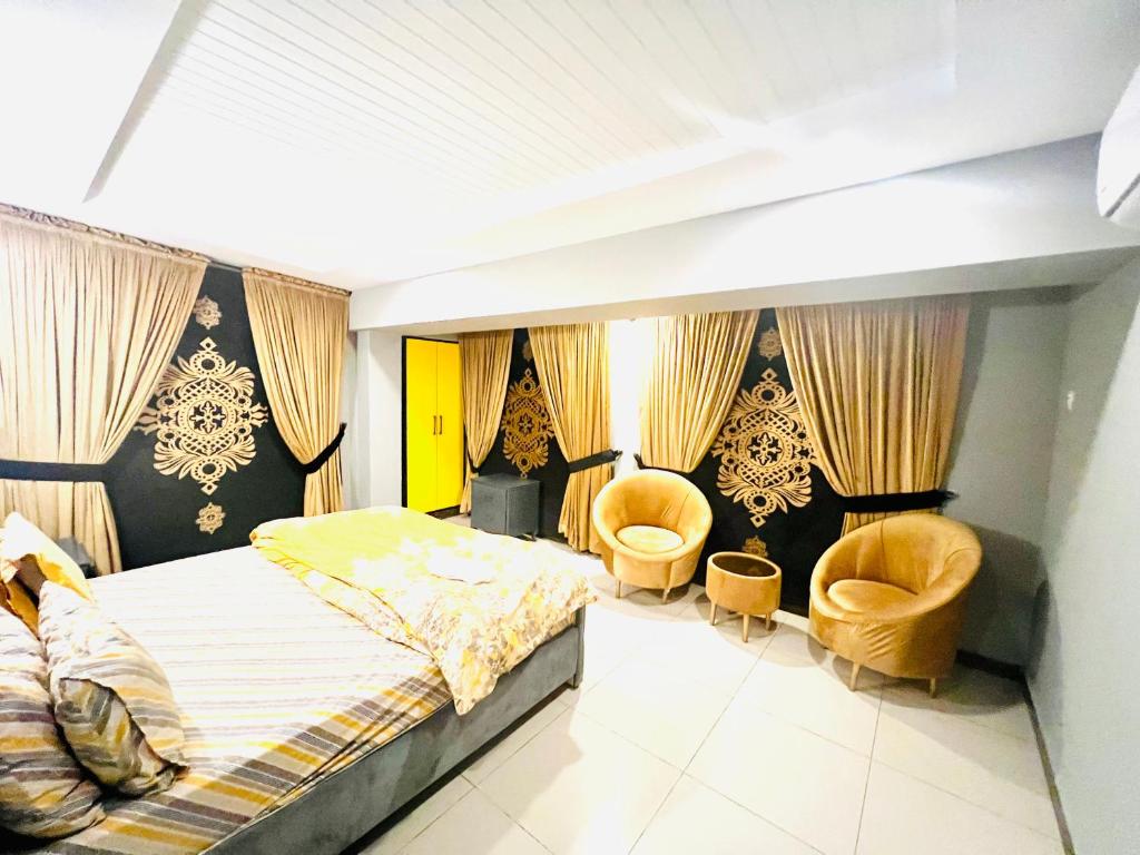 Lavish one bedroom apartment in Bahria town photo