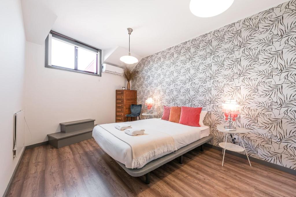 GuestReady - Red Stripes, Porto