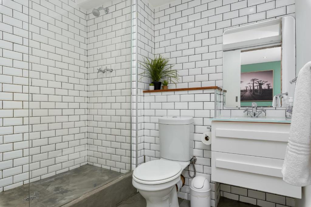 Montclair Apartments photo