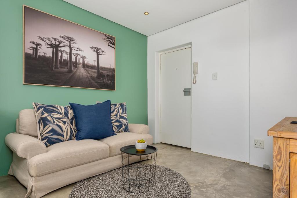 Montclair Apartments photo