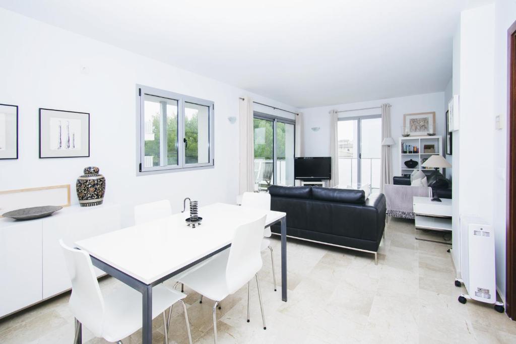 Apt Tramuntana by JS Villas, El Port