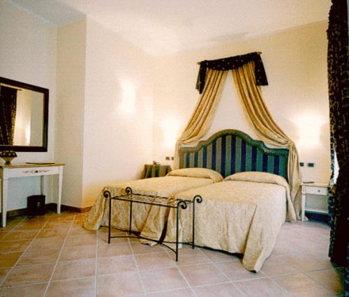 Hotel Urbano V photo