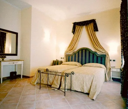 Hotel Urbano V, מלון במונטפיאסקונה