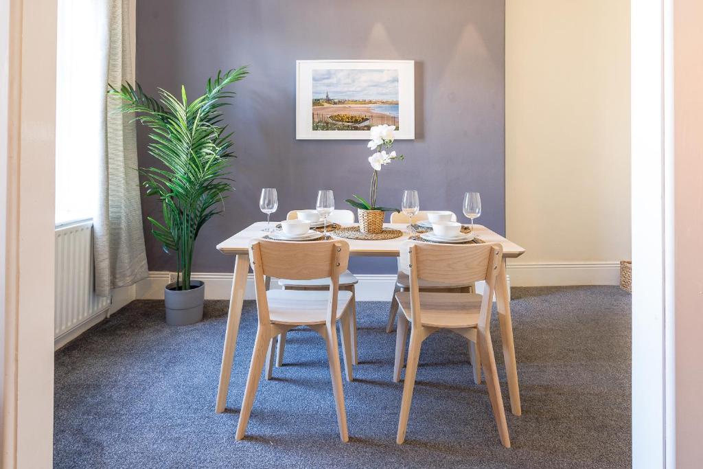 Cozy Coastal Getaway photo 7