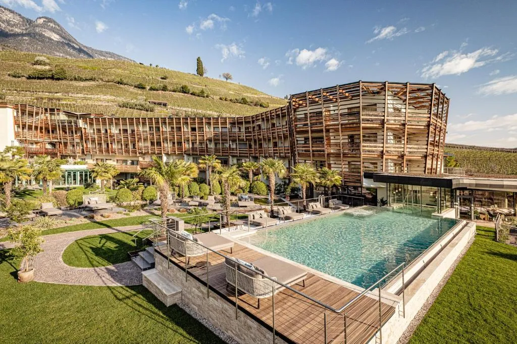 Lake Spa Hotel SEELEITEN, hotel in Caldaro