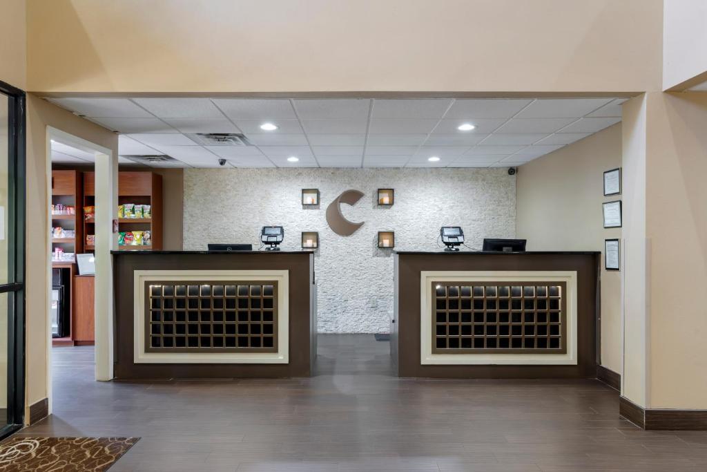 Comfort Suites Columbus State University Area photo
