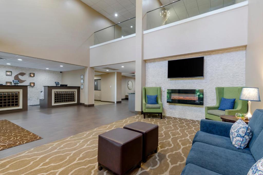 Comfort Suites Columbus State University Area photo