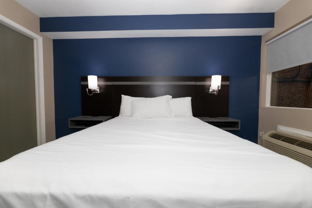 Seaside Sands Inn photo