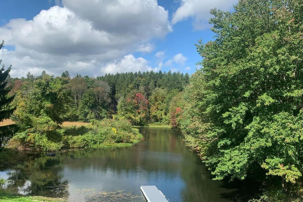 GORGEOUS Poconos Springtime by the Lake!