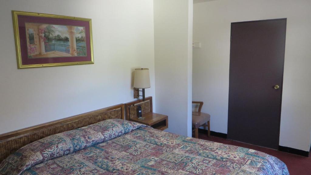 Eagle Rock Motel photo