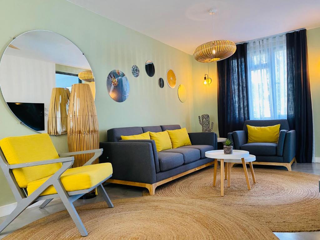 Sweet Beach Apt-Pool, Terrace, Ground Floor, few steps from beach!, Flic-en-Flac