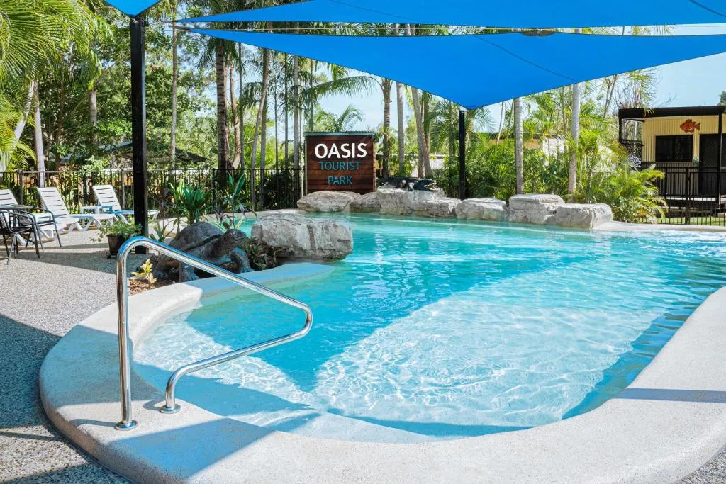 Oasis Tourist Park，位于帕默斯顿的酒店