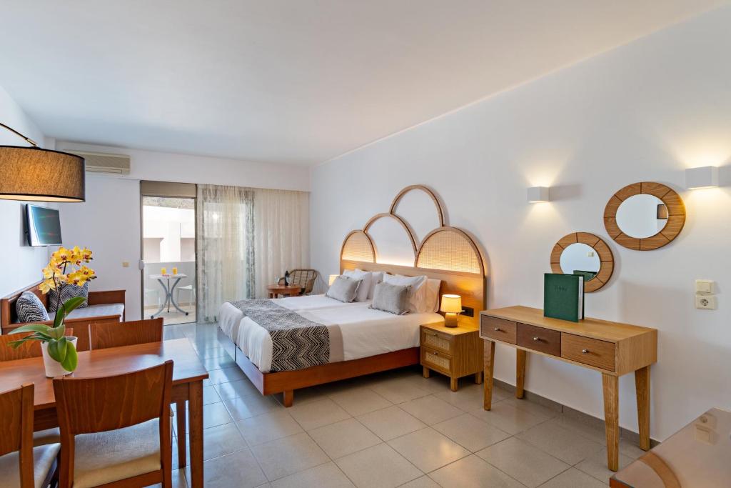 Delfina Boutique Hotel — Hotel rooms in Georgioupolis