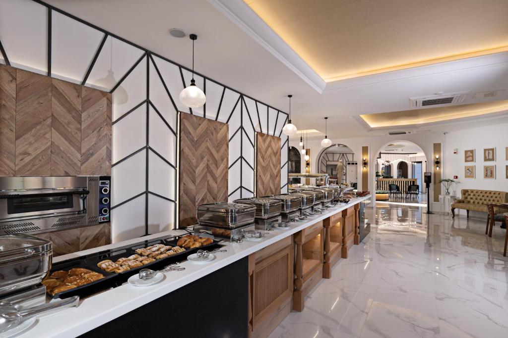 Delfina Boutique Hotel — Restaurant & bars in Georgioupolis