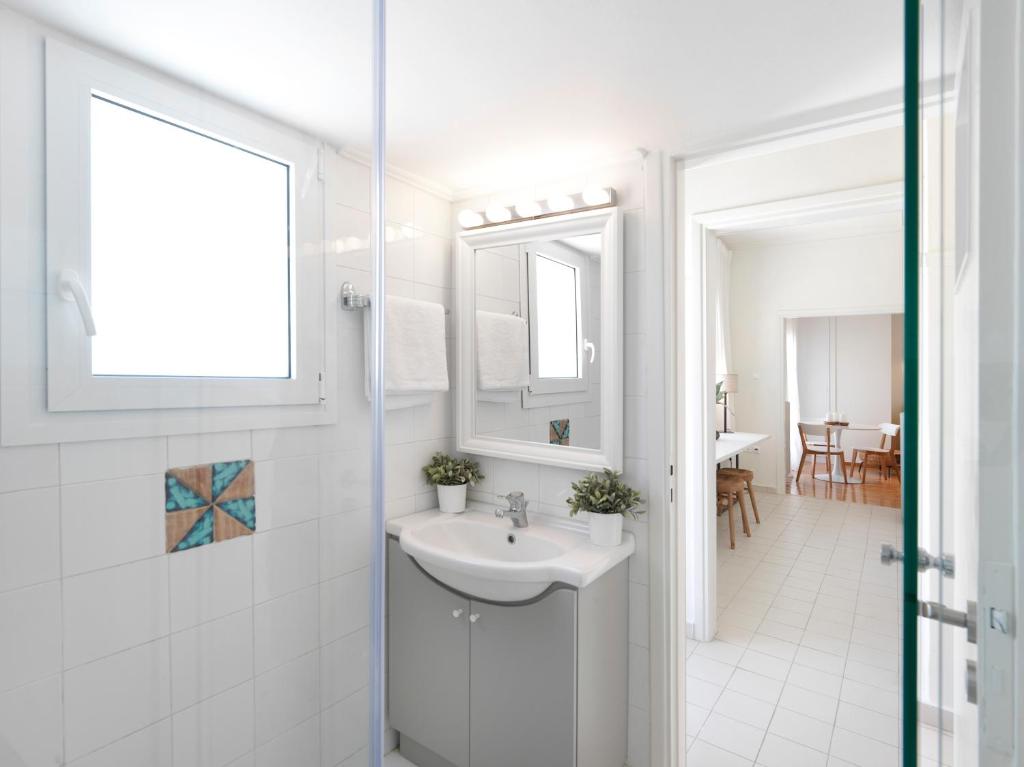 Brand new Penthouse overlooking Halkis photo