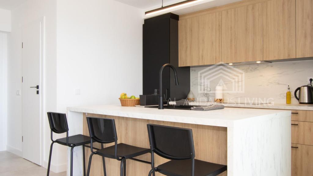 Panoramic sea views and direct access to the beach from the community in Torrenueva (La Cala de Mijas) - 4