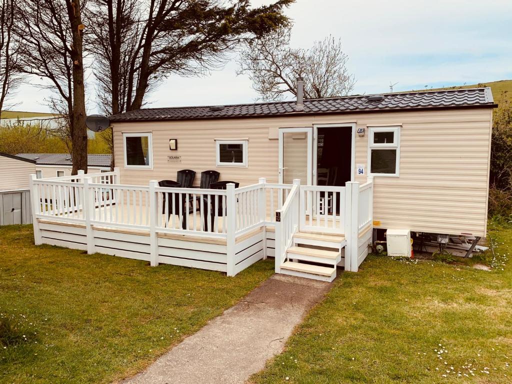 94 Newquay Bay Resort - dog-friendly caravan near Newquay