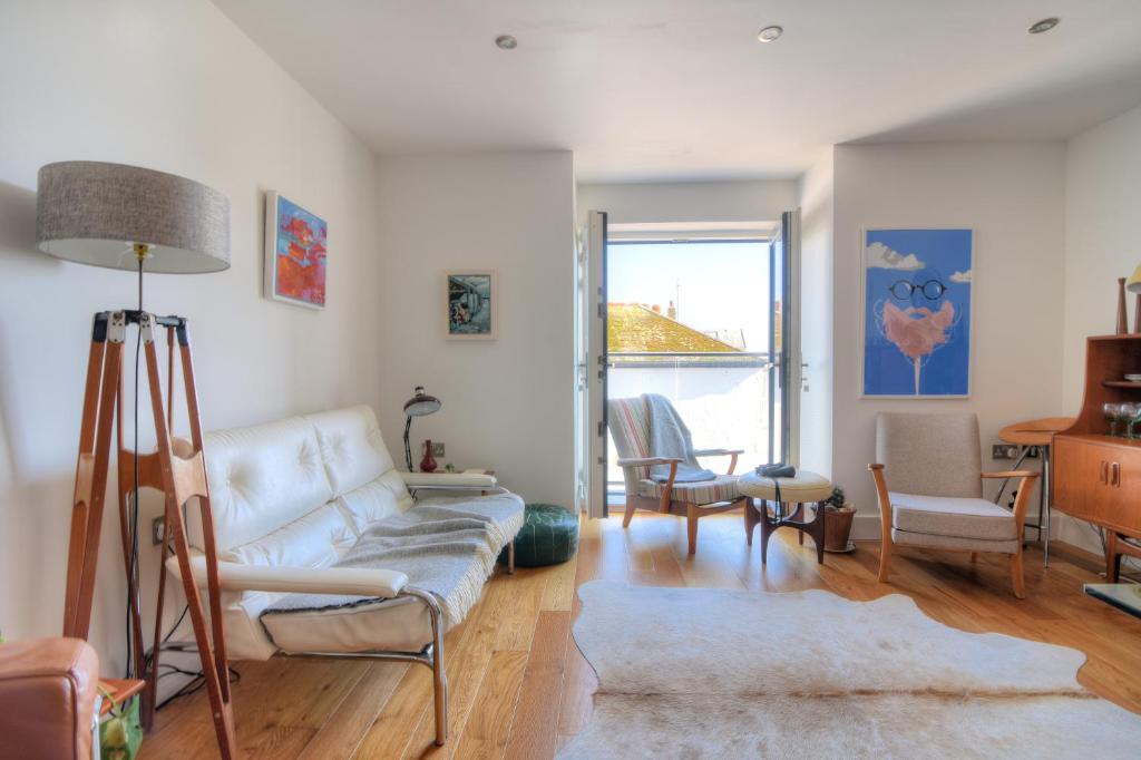 Lyme Time, Lyme Regis